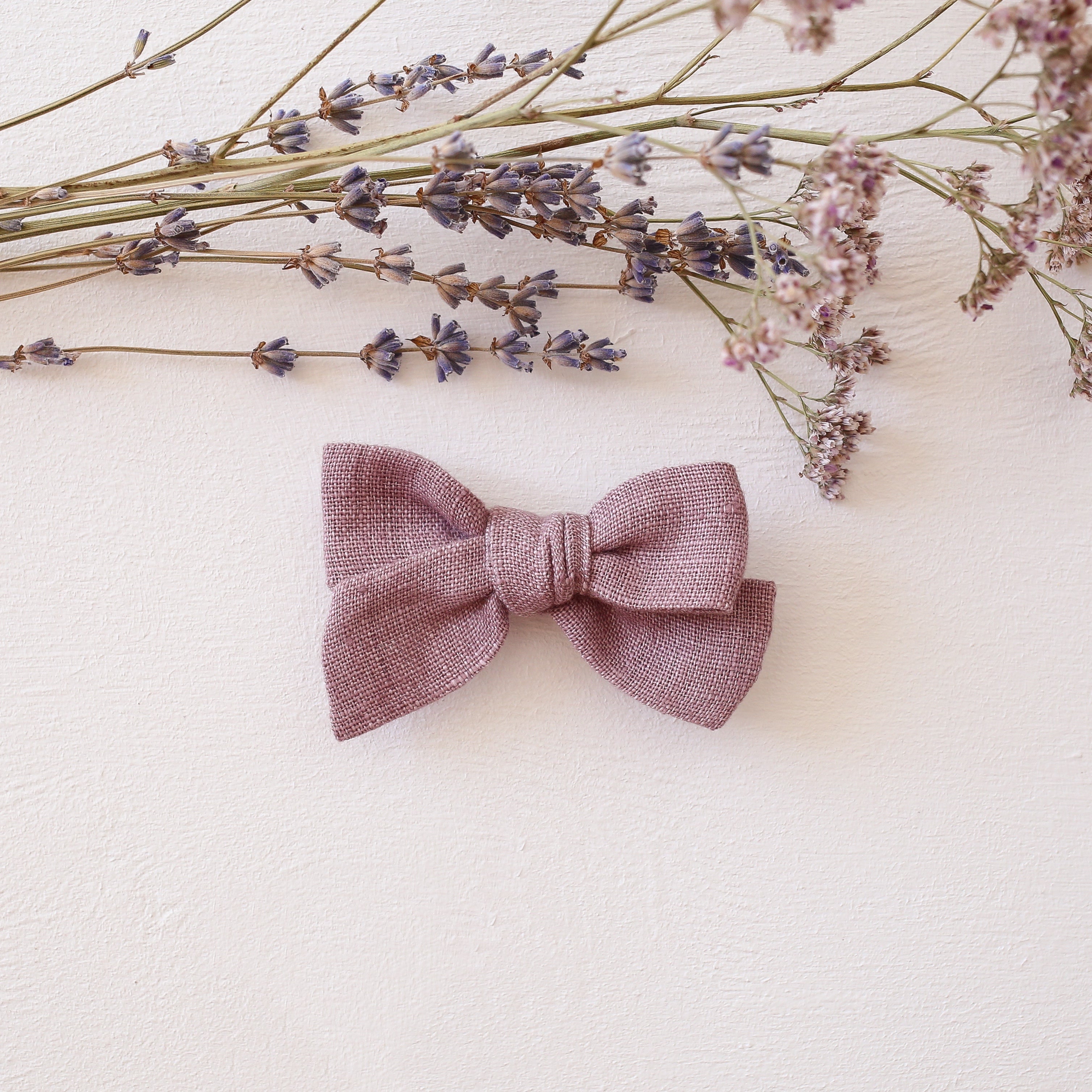 Everly Hair Bow in Pale Lilac Linen