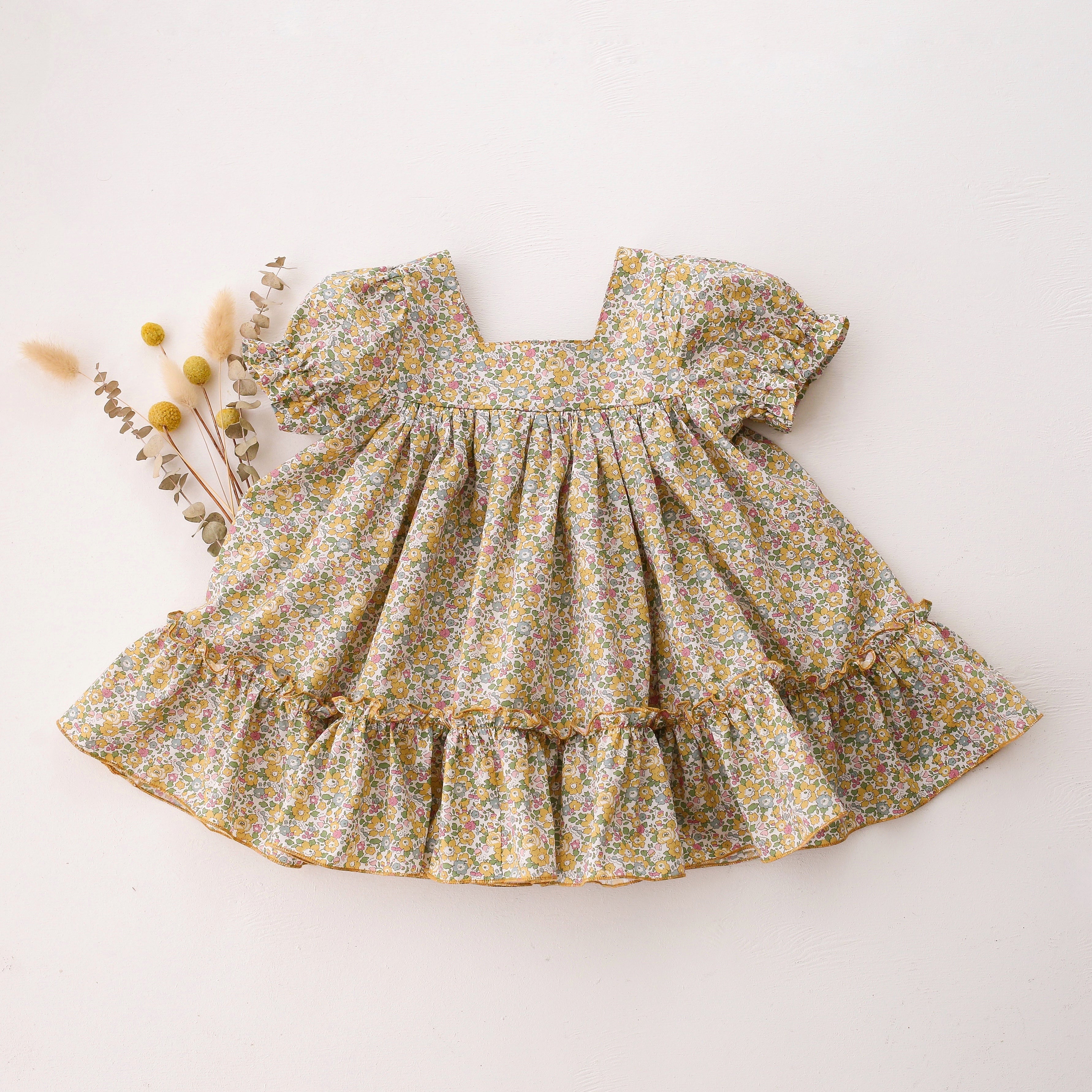 Short Sleeve Square Neck Ruffled Hem Top in Betsy Ann Liberty Print