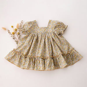 Short Sleeve Square Neck Ruffled Hem Top in Betsy Ann Liberty Print
