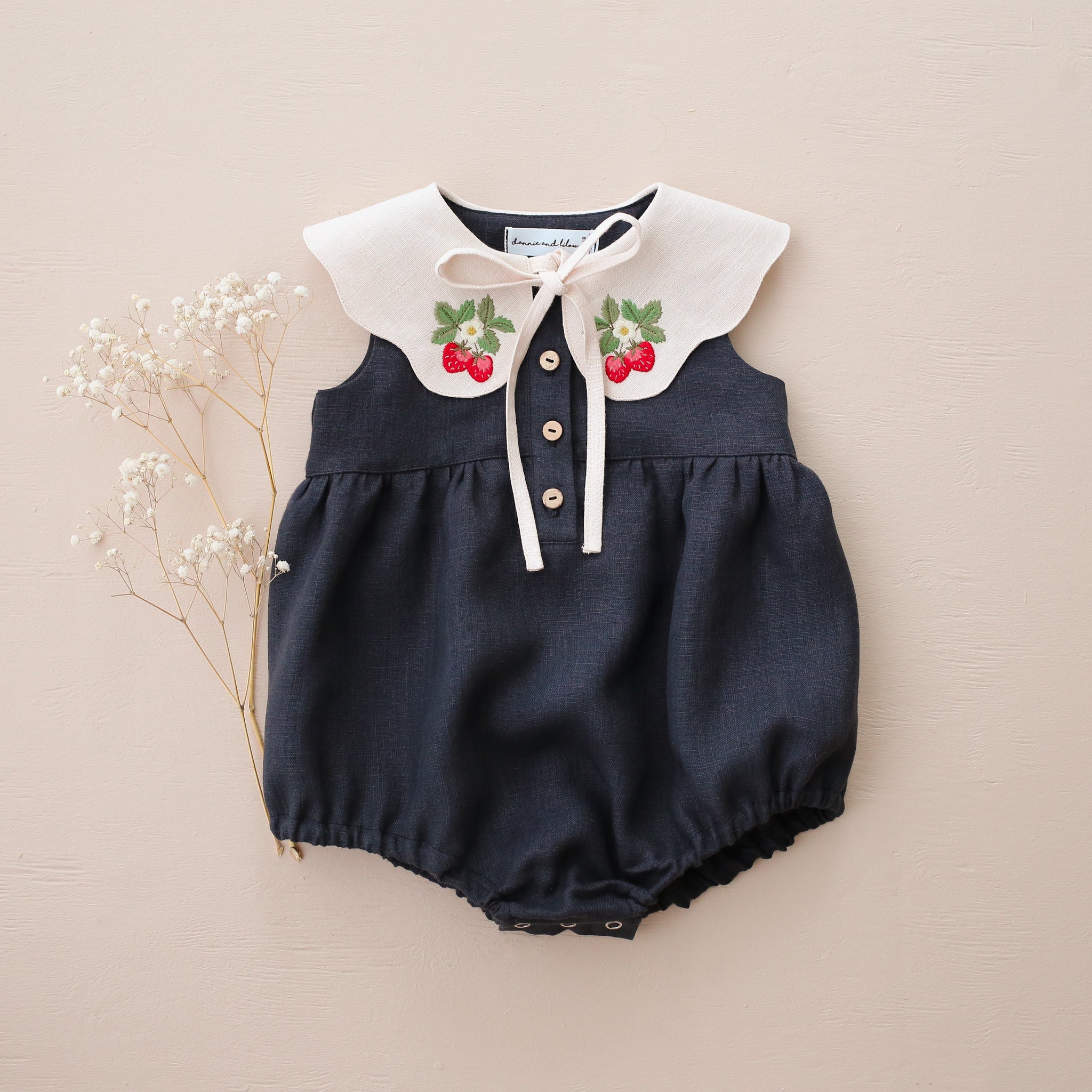 AUTUMN / WINTER – Dannie and Lilou
