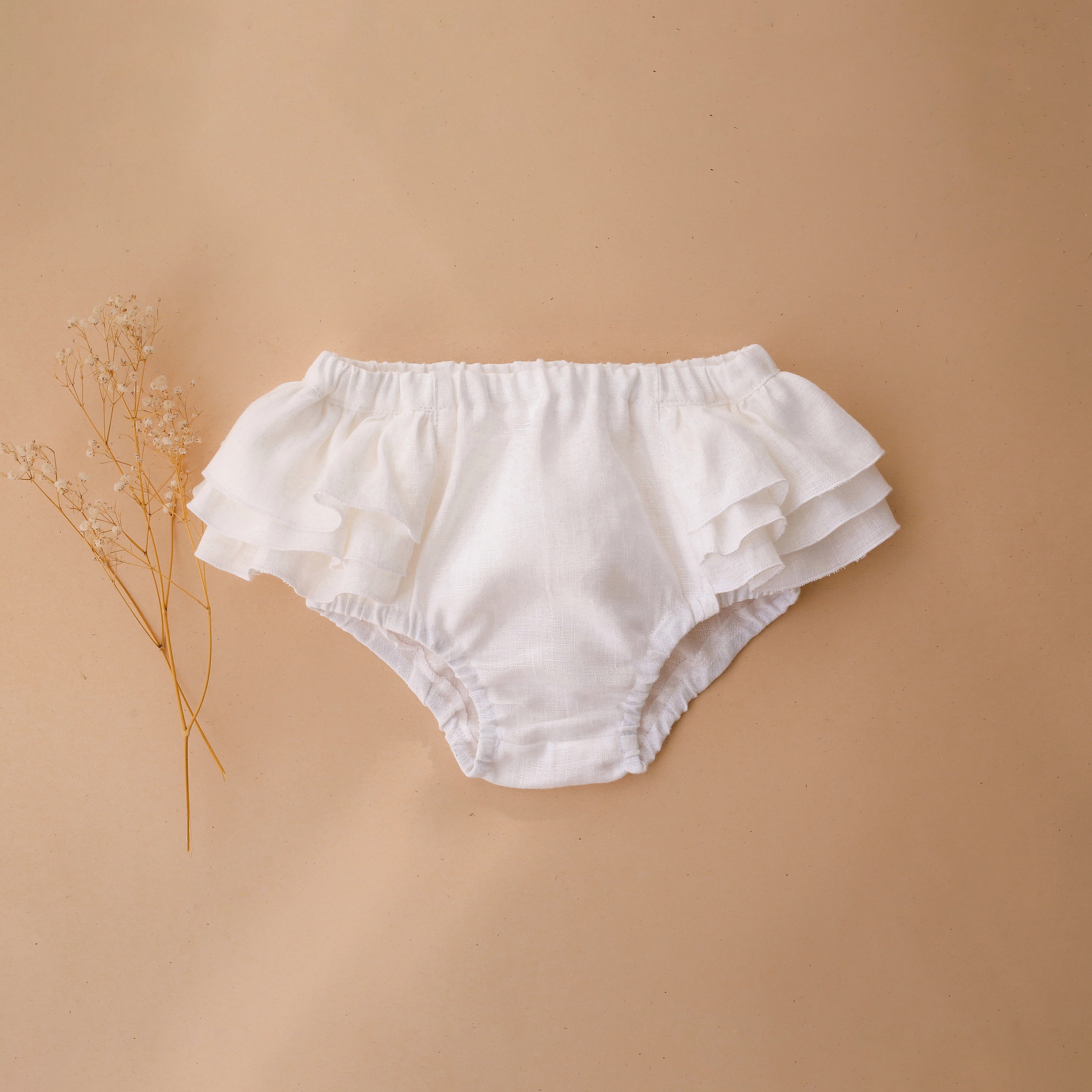 Milk Linen Ruffle Back Bloomers