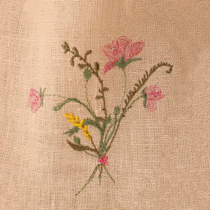 Embroidery (Women's dresses)