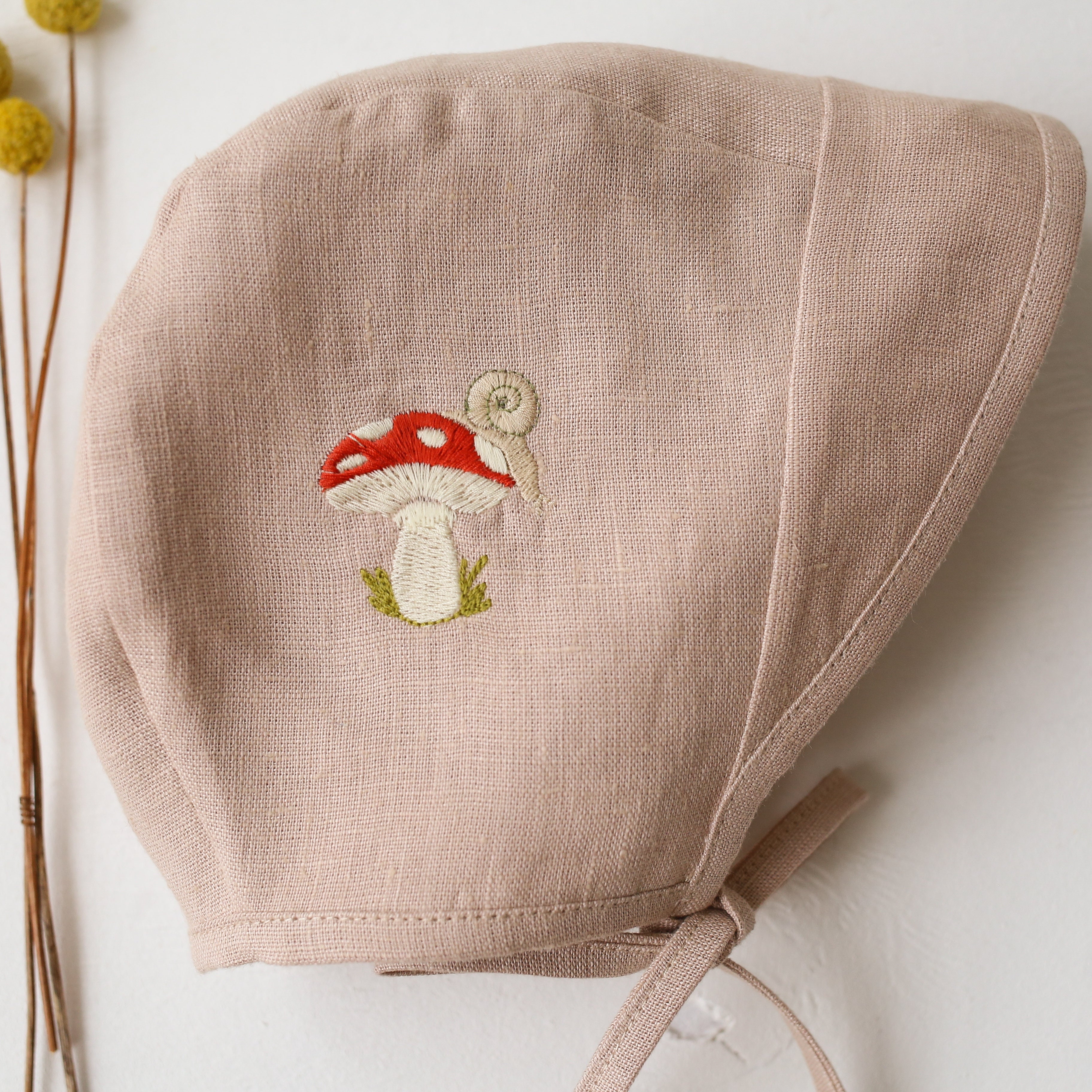 Beige Linen Brimmed Bonnet with "Toadstool with Snail"
