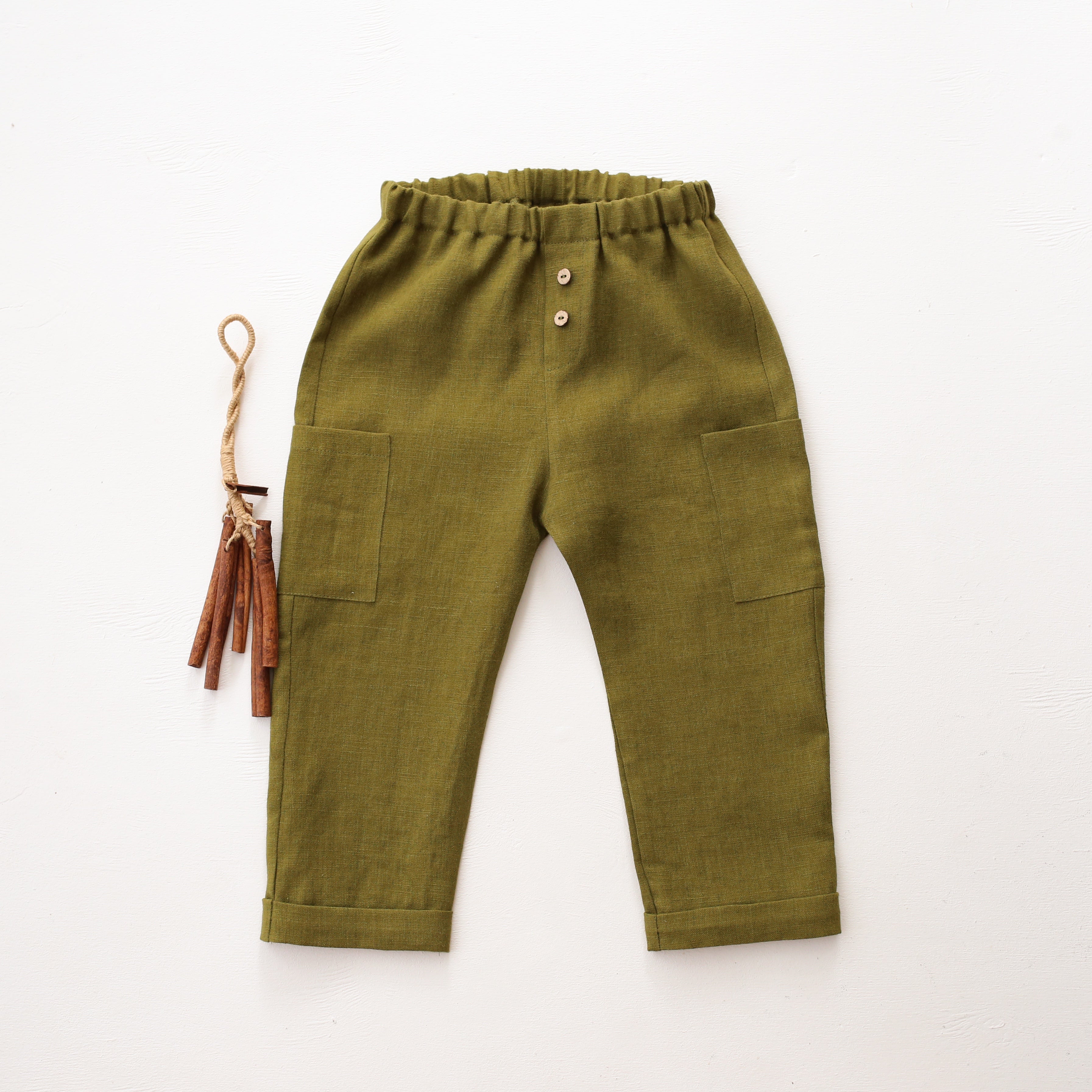Pine Linen Buttoned Pants with Side Pockets